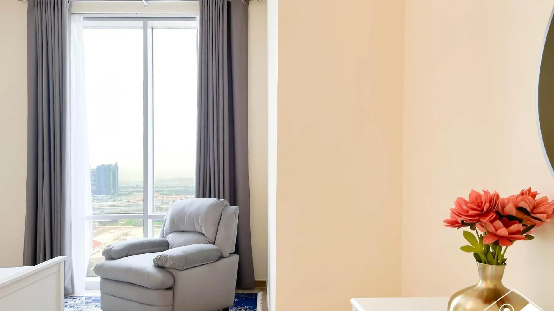 Business Bay 2Br In Amna Tower & Canal Views Dubai Apartment