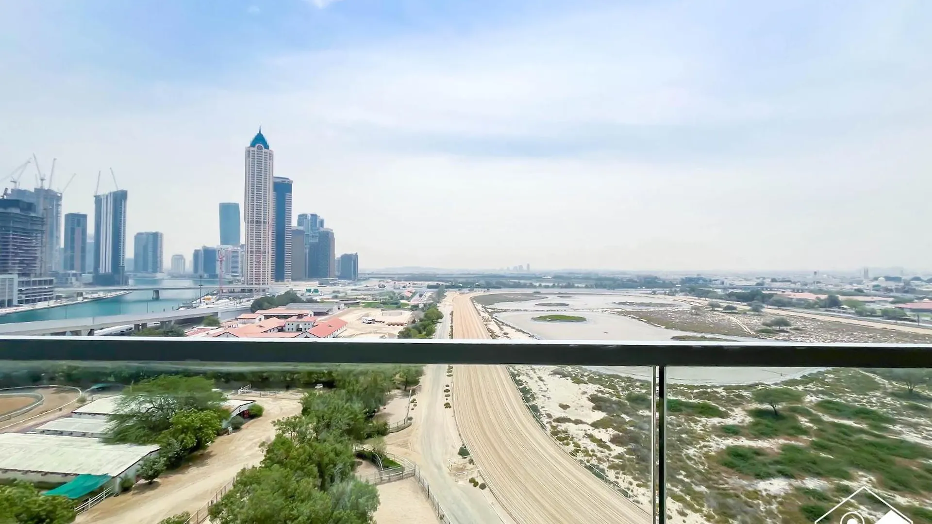 Business Bay 2Br In Amna Tower & Canal Views Dubaj Spojené arabské emiráty