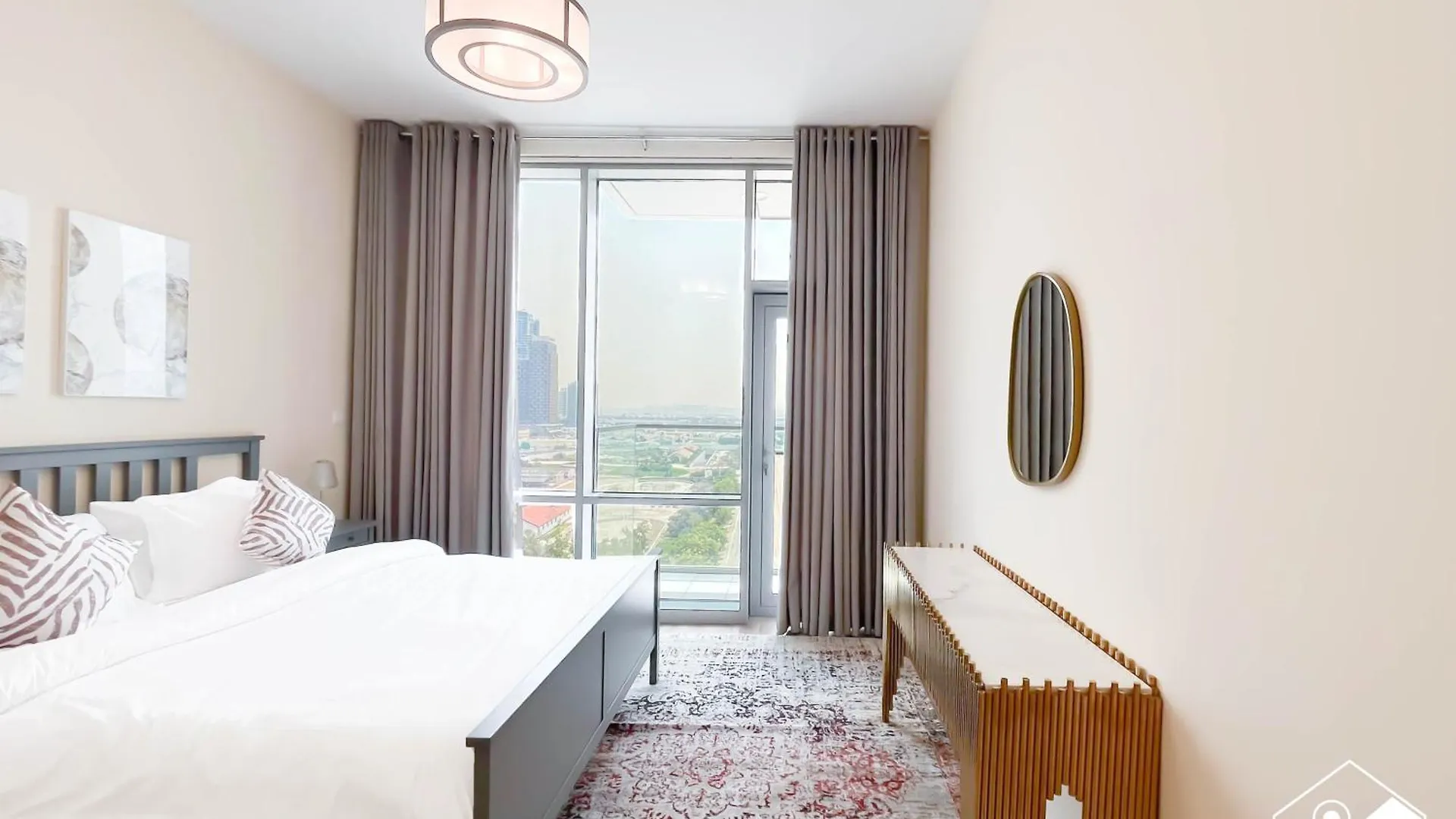 Business Bay 2Br In Amna Tower & Canal Views Dubaj